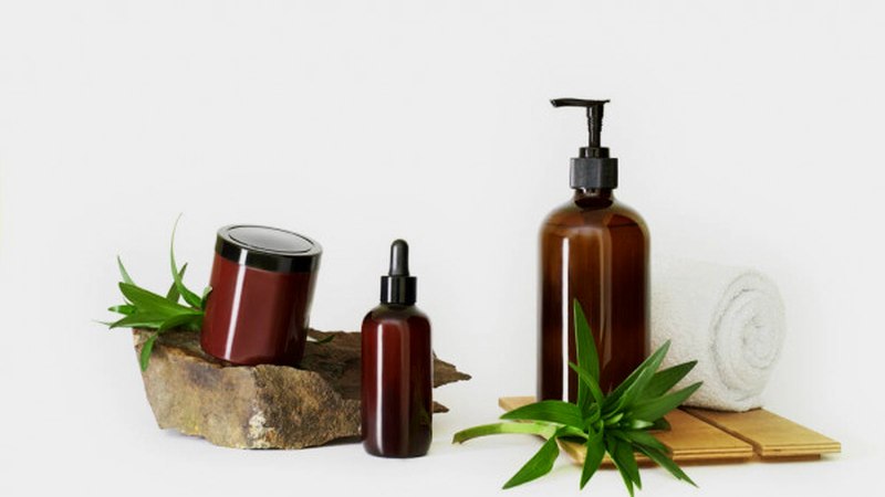 FOUR TYPES OF PHARMACEUTICAL CONTAINERS